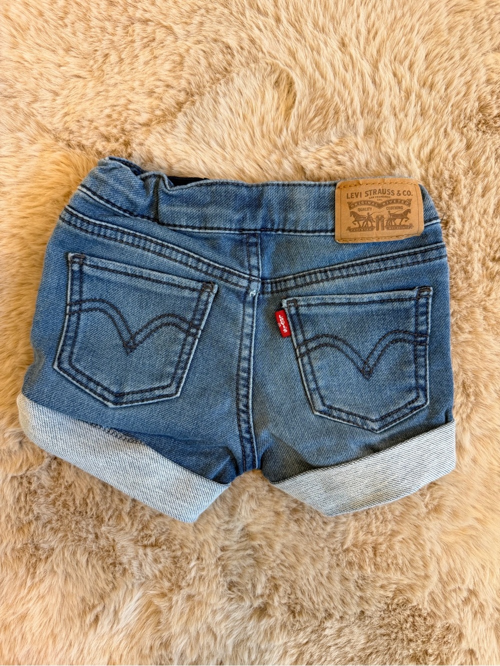 Levi’s Girlfriend Short 2T